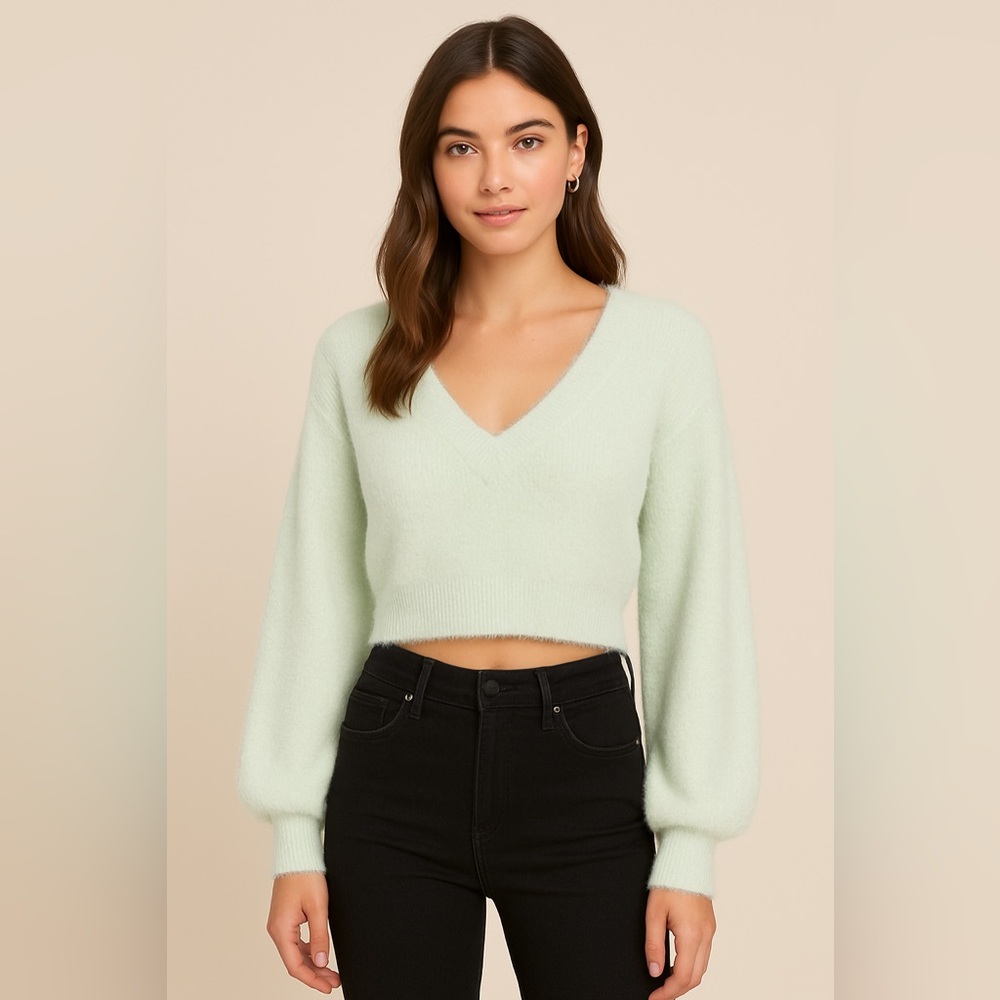 Aritzia / Sunday Best Mint Green V-Neck Women's Sweater
